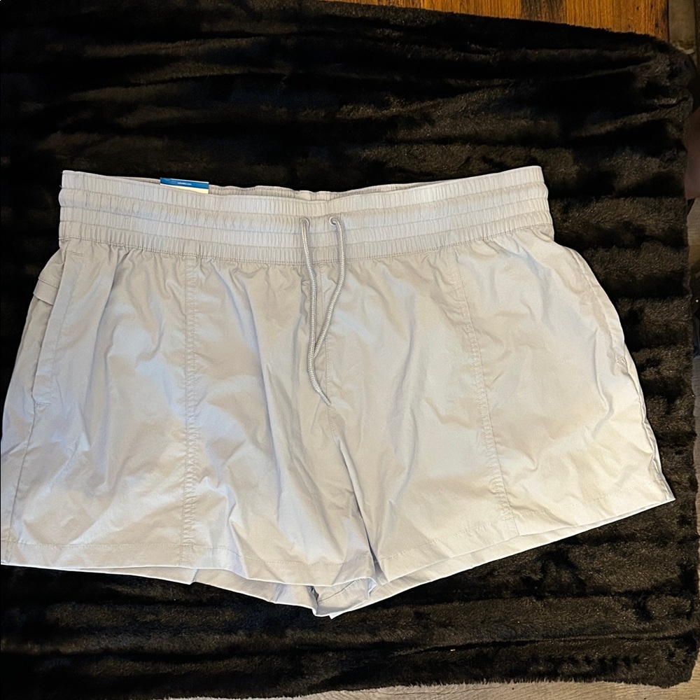 Columbia Women's Athletic Shorts - Light blue
